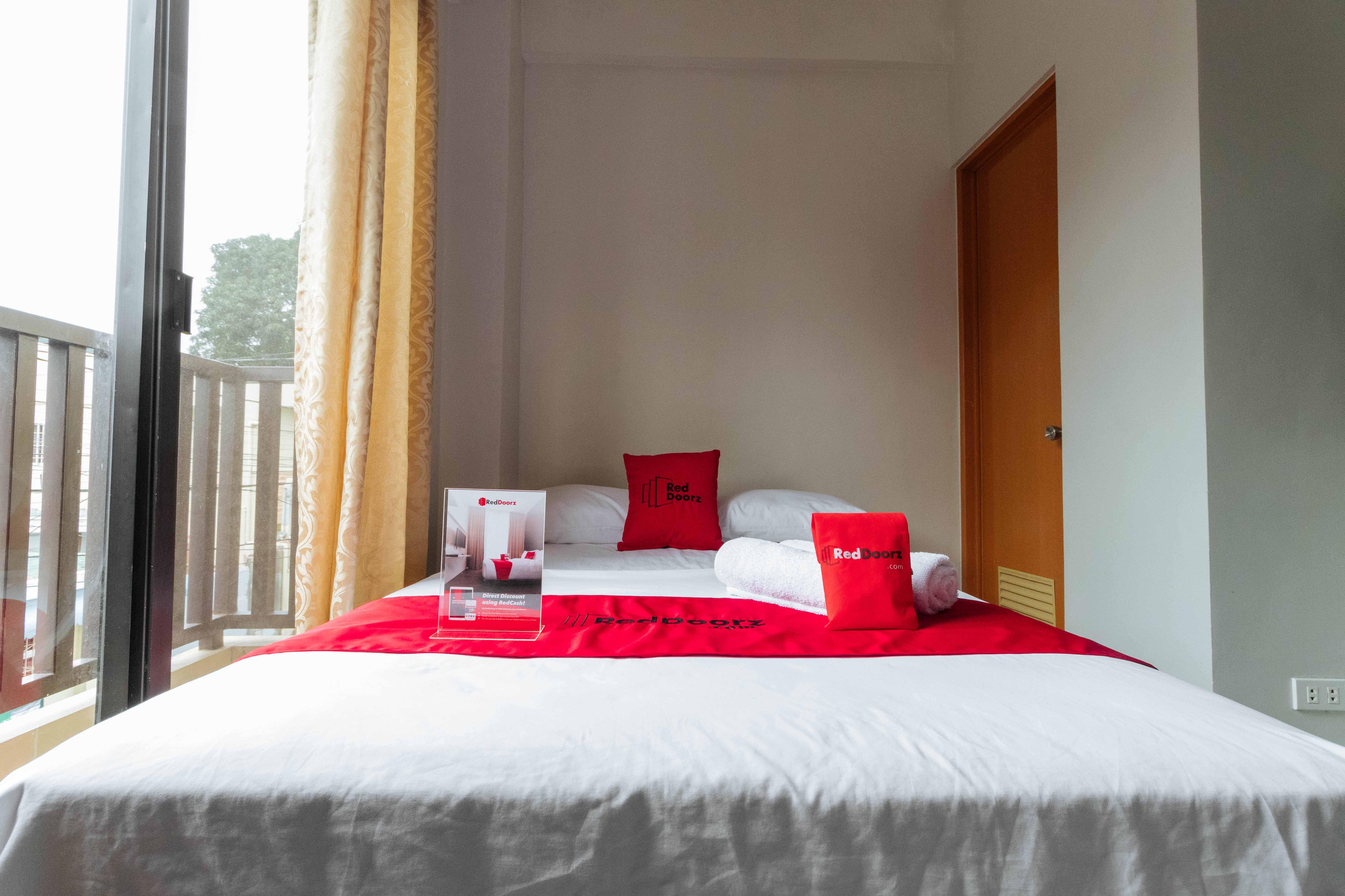 Отель Reddoorz Near Naia Terminal 1 Paranaque City Экстерьер фото