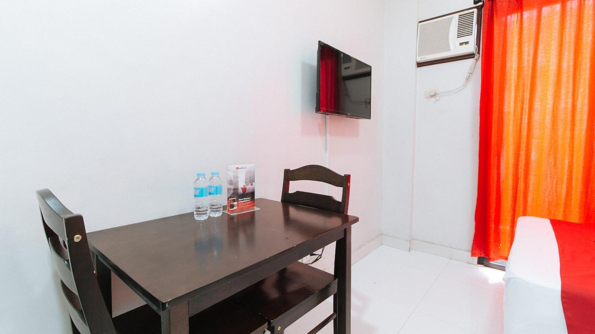 Отель Reddoorz Near Naia Terminal 1 Paranaque City Экстерьер фото
