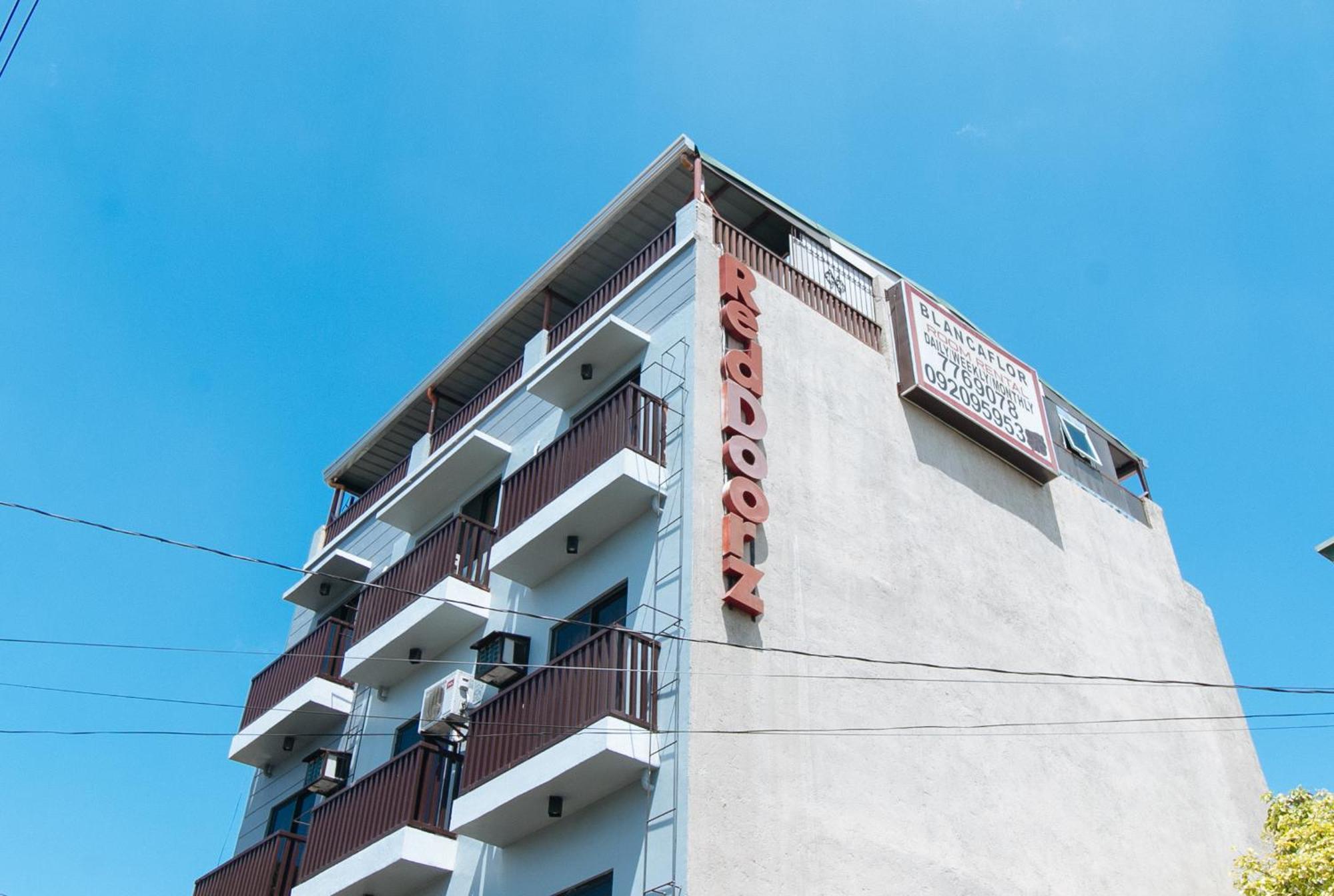 Отель Reddoorz Near Naia Terminal 1 Paranaque City Экстерьер фото