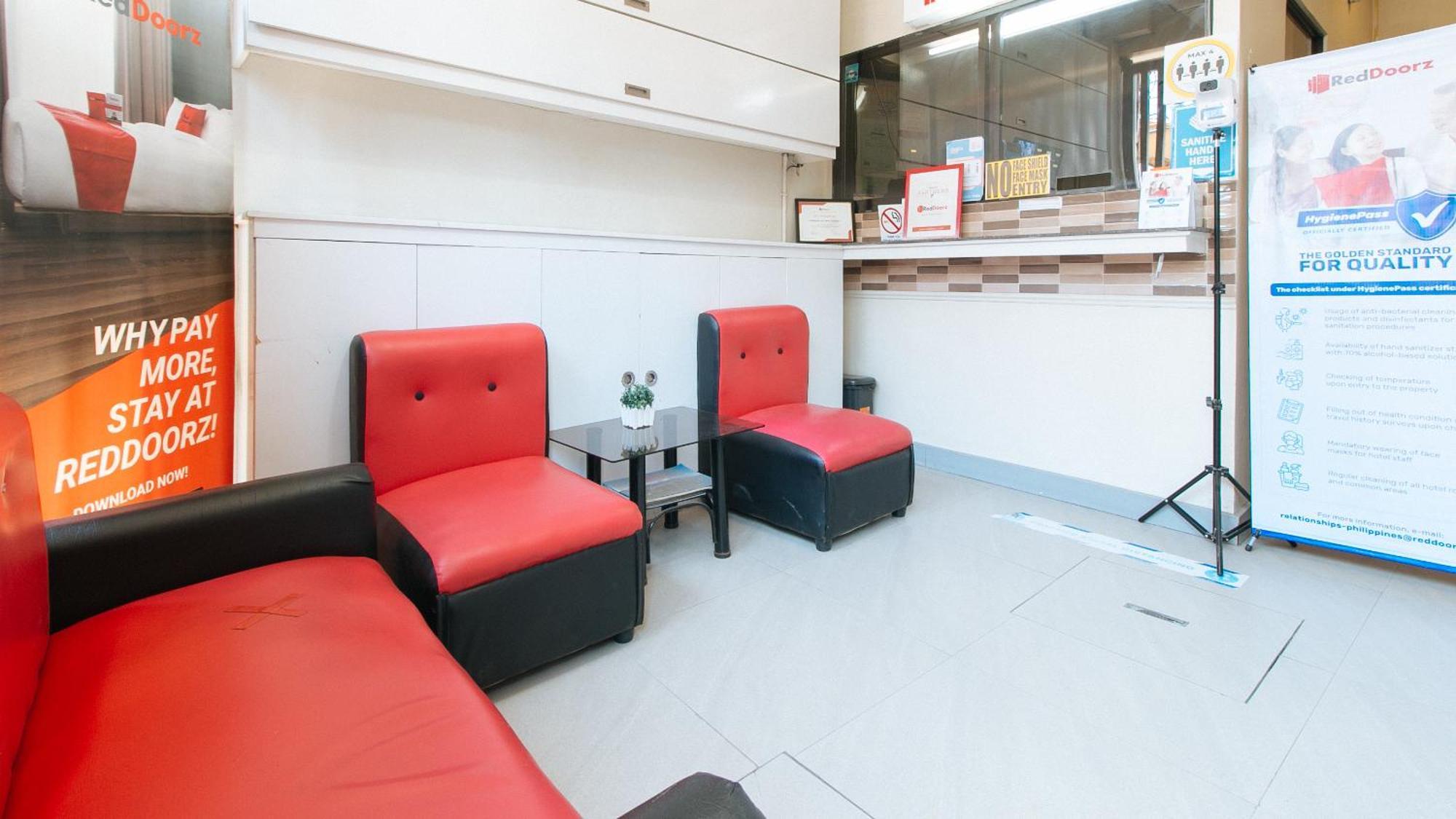 Отель Reddoorz Near Naia Terminal 1 Paranaque City Экстерьер фото