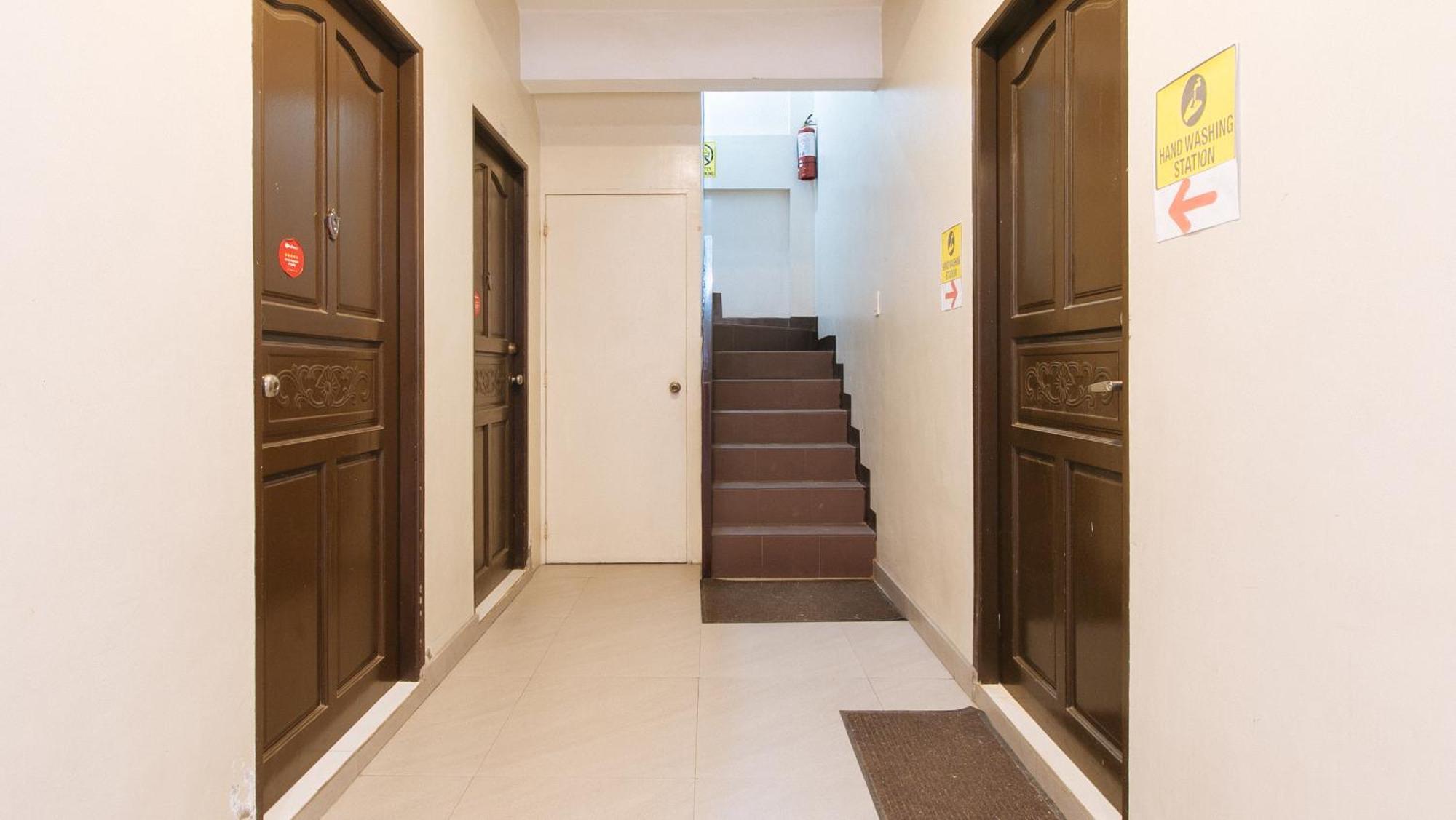Отель Reddoorz Near Naia Terminal 1 Paranaque City Экстерьер фото